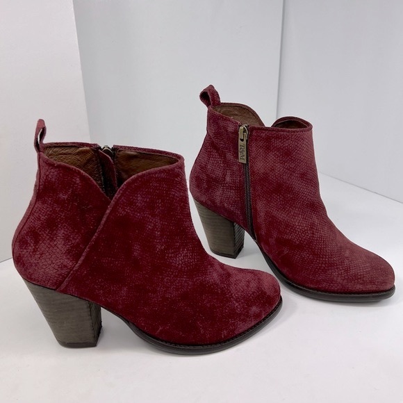 Duo Company/Ted&Muffy Suede Stacked Heel Ankle Bootie - Picture 1 of 13